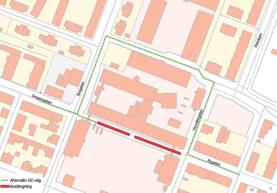 Under ombyggnaden av gång- och cykelstråket framför Stadshuset leds gång- och cykeltrafiken tillfälligt om enligt kartan. Följ skyltning på plats.