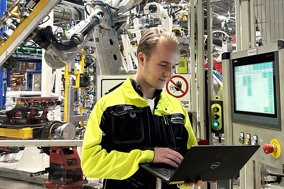 Jesper with a laptop