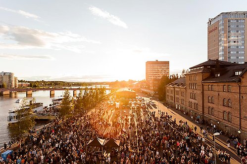 Konsert i solnedgång